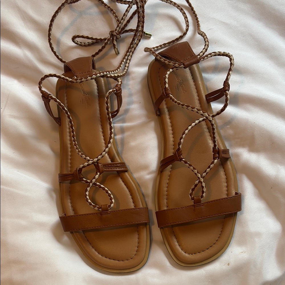 Universal Thread Brown Crisscross Sandals